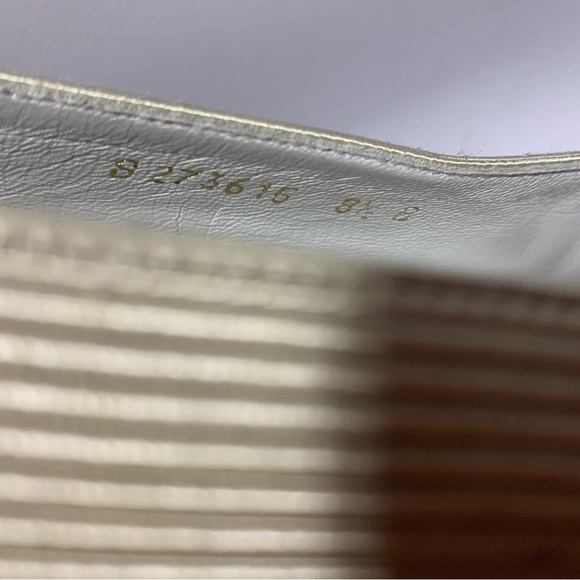 Stuart Weitzman Women’s Size 8.5B Gold Metallic Pumps Made in Spain - Picture 15 of 15